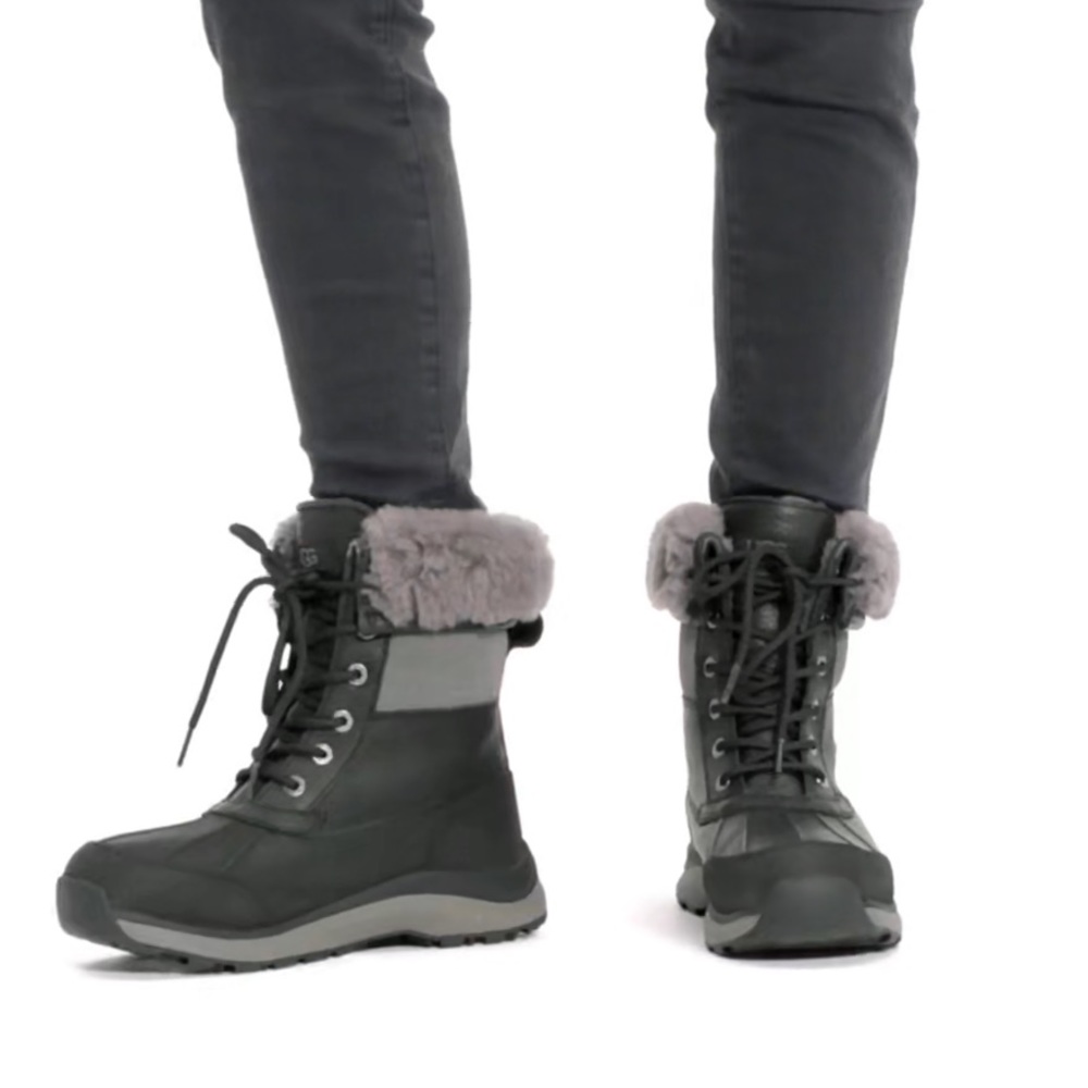 UGG Adirondack III Boots size 8
